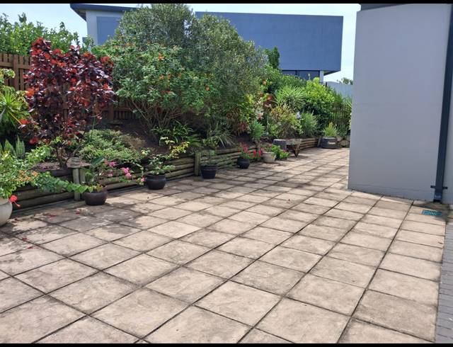 4 BEDROOM HOUSE FOR SALE IN PALM LAKES ESTATE